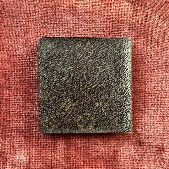 LOUIS VUITTON Monogram Marco Wallet - Picture 4 of 8